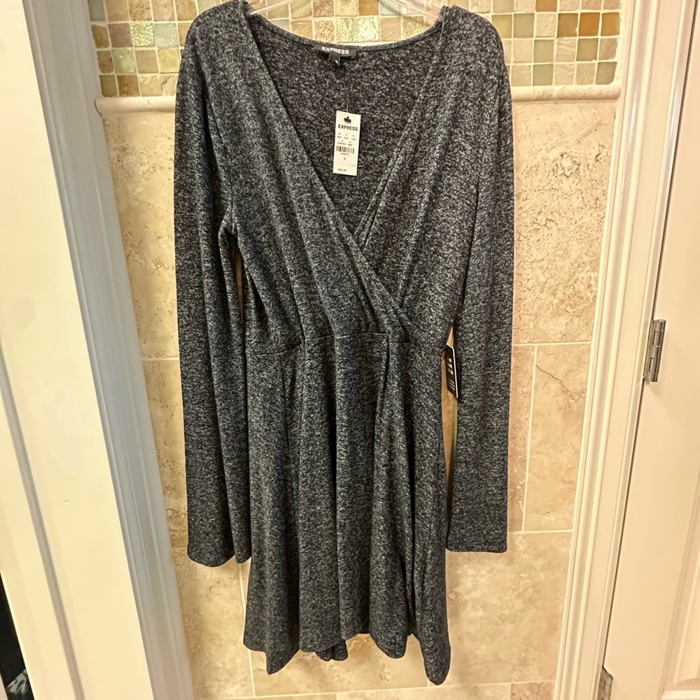 Express NWT size S knee length dress
